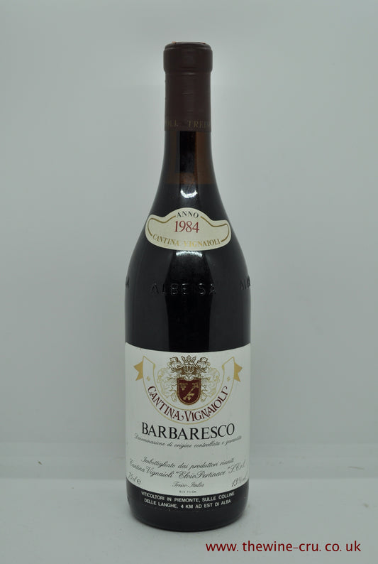 1984 vintage red wine. Cantina Vignaioli Barbaresco 1984. Italy. The bottle is in good condition with the level being 3cm below the base of the cork. Immediate delivery. free local delivery. Gift wrapping available.