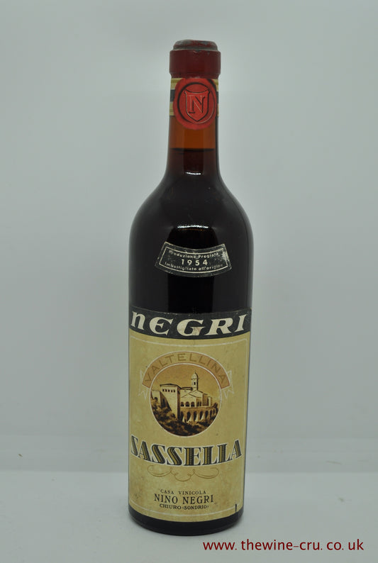 1954 vintage red wine. Nino Negri Valtellina Sassella 1954, lombardy, Italy. The bottle is in good condition. Immediate delivery. Free local delivery. Gift wrapping available.