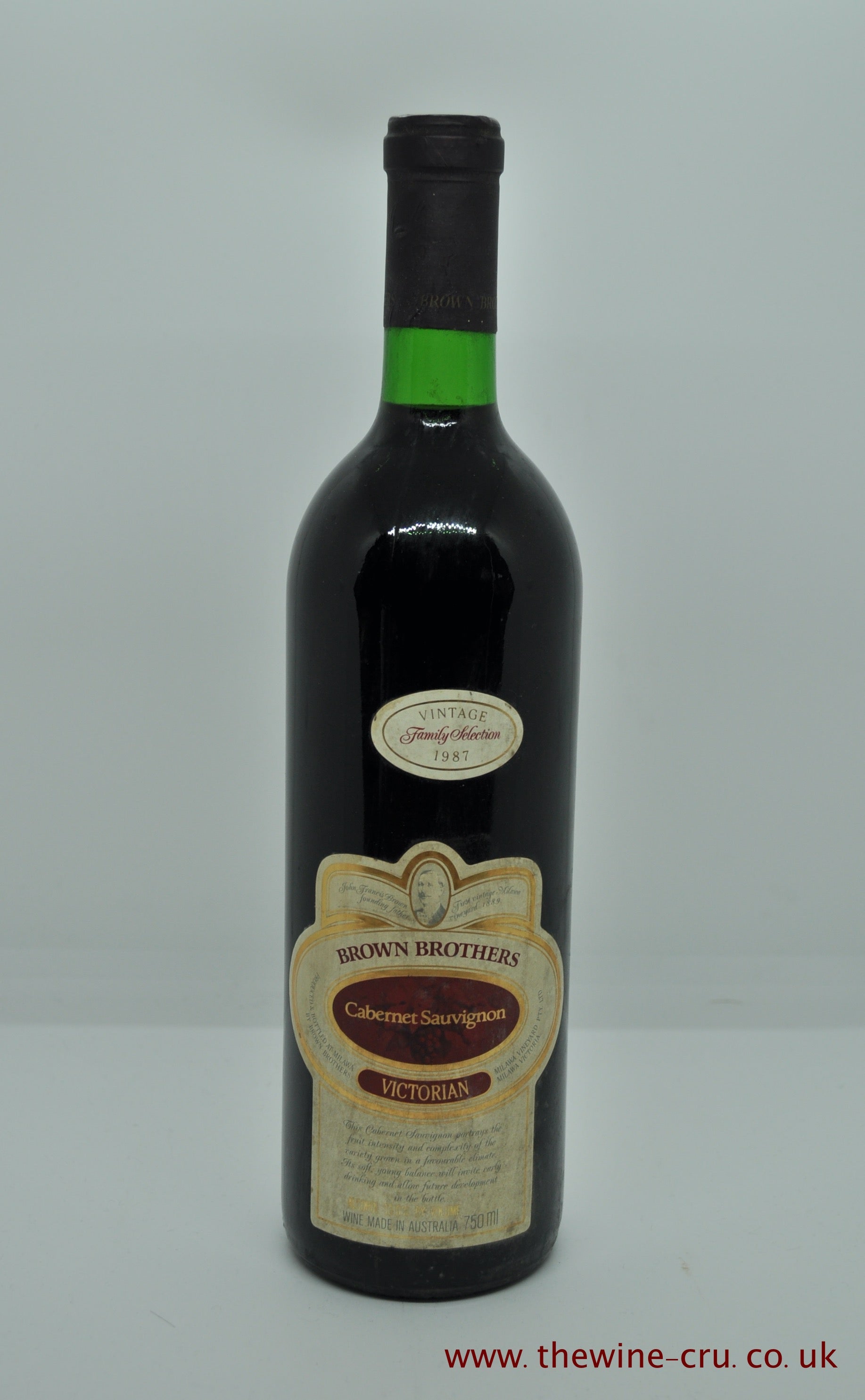 A single bottle of vintage red wine from Brown Bothers, Australia. Family selection Cabernet Sauvignon. The bottle is in good condition with the lwine level at base of neck. Immediate delivery. Free local delivery. Gift wrapping available