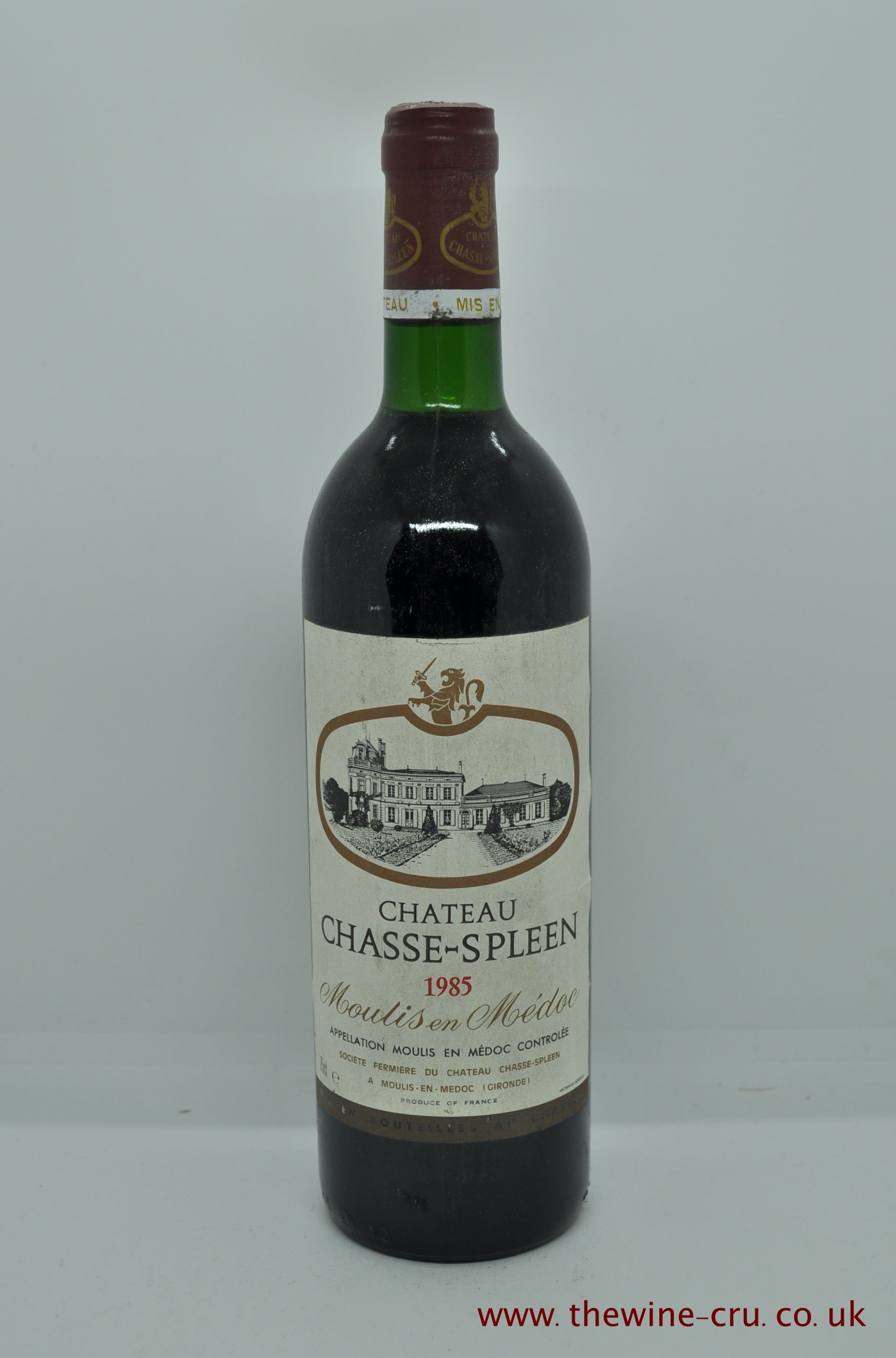 1985 vintage red wine. Chateau Classe-Spleen France Bordeaux. The bottle is in good condition with the wine level being base of neck. Immediate delivery. Free local delivery. Gift wrapping available.