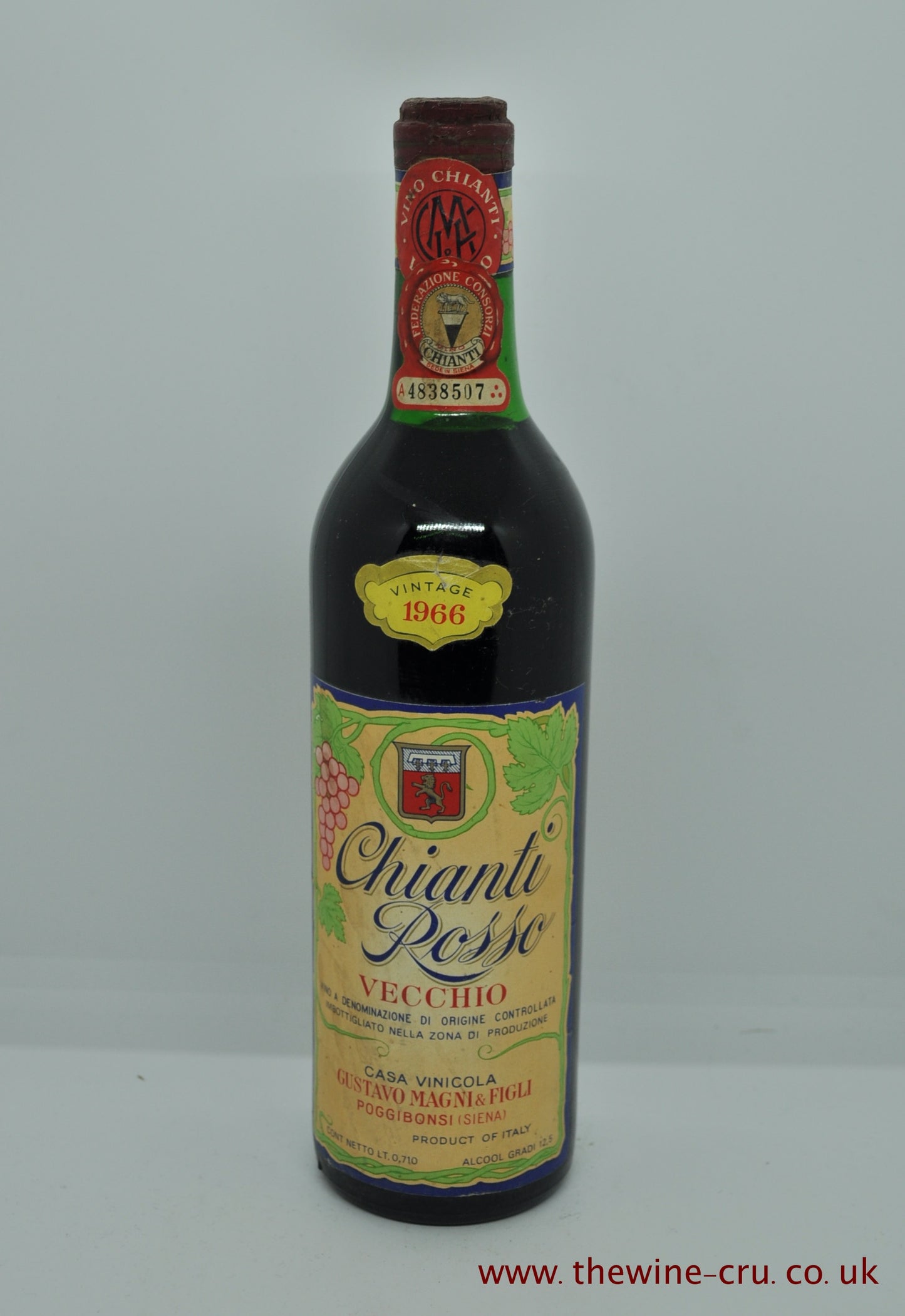 1966 vintage red wine. Chianti Rosso Vecchio Gustavo Magni & Figli. Italy. The bottle is in good condition with the level being top shoulder. Immediate delivery. Free local delivery. Gift wrapping available.