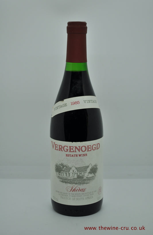 A bottle of 1985 vintage red wine. Vergenoegd Estate Shiraz. South Africa. Capsule and label good. Wine level 2cm below cork. Immediate delivery. free local delivery. Gift wrapping available.