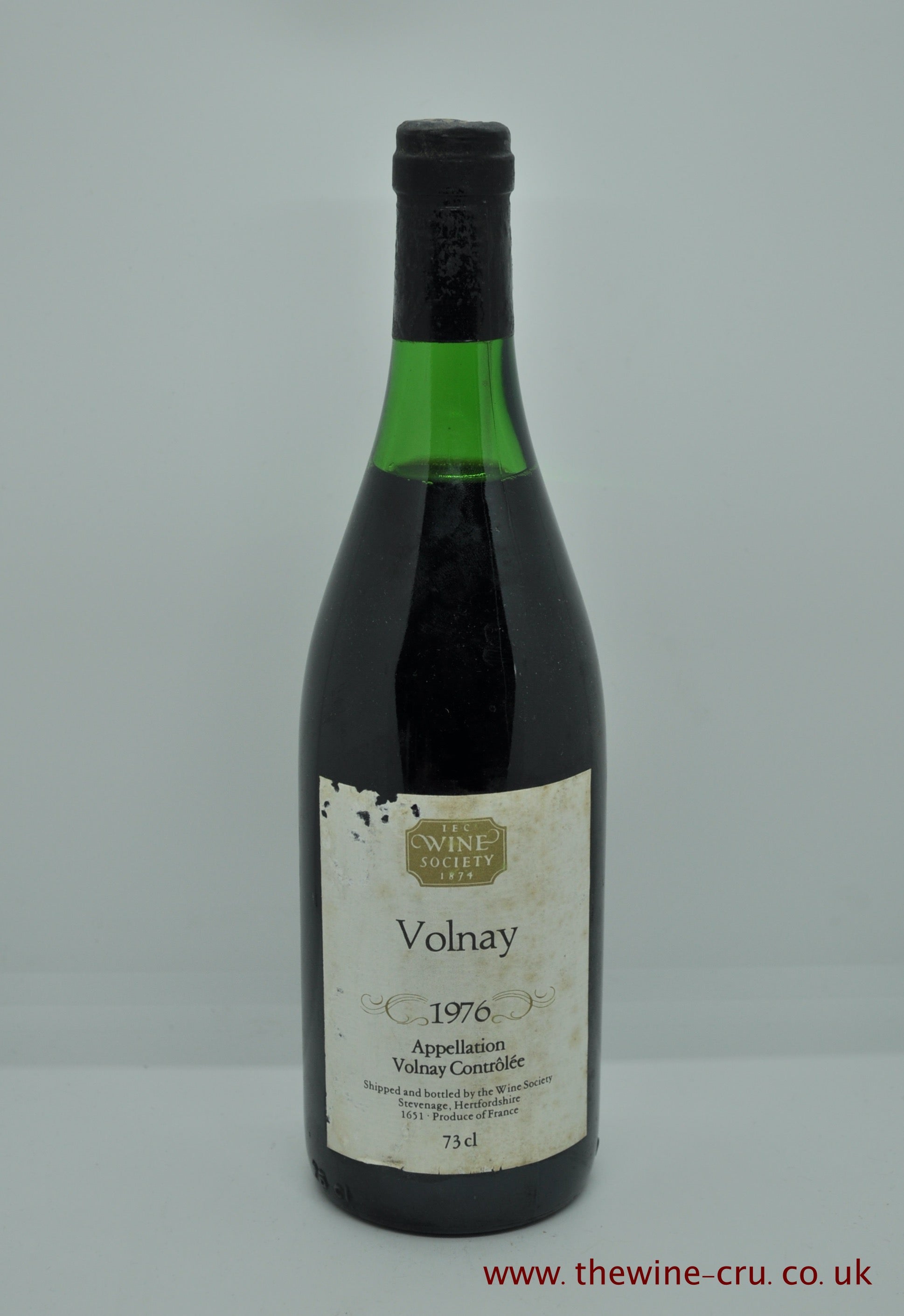 A Wine Society bottling of a 1976 red wine from Volnay in the Cote de Beaune, Burgundy, France. The bottle is in good condition. Immediate delivery. Free local delivery. Gift wrapping available.