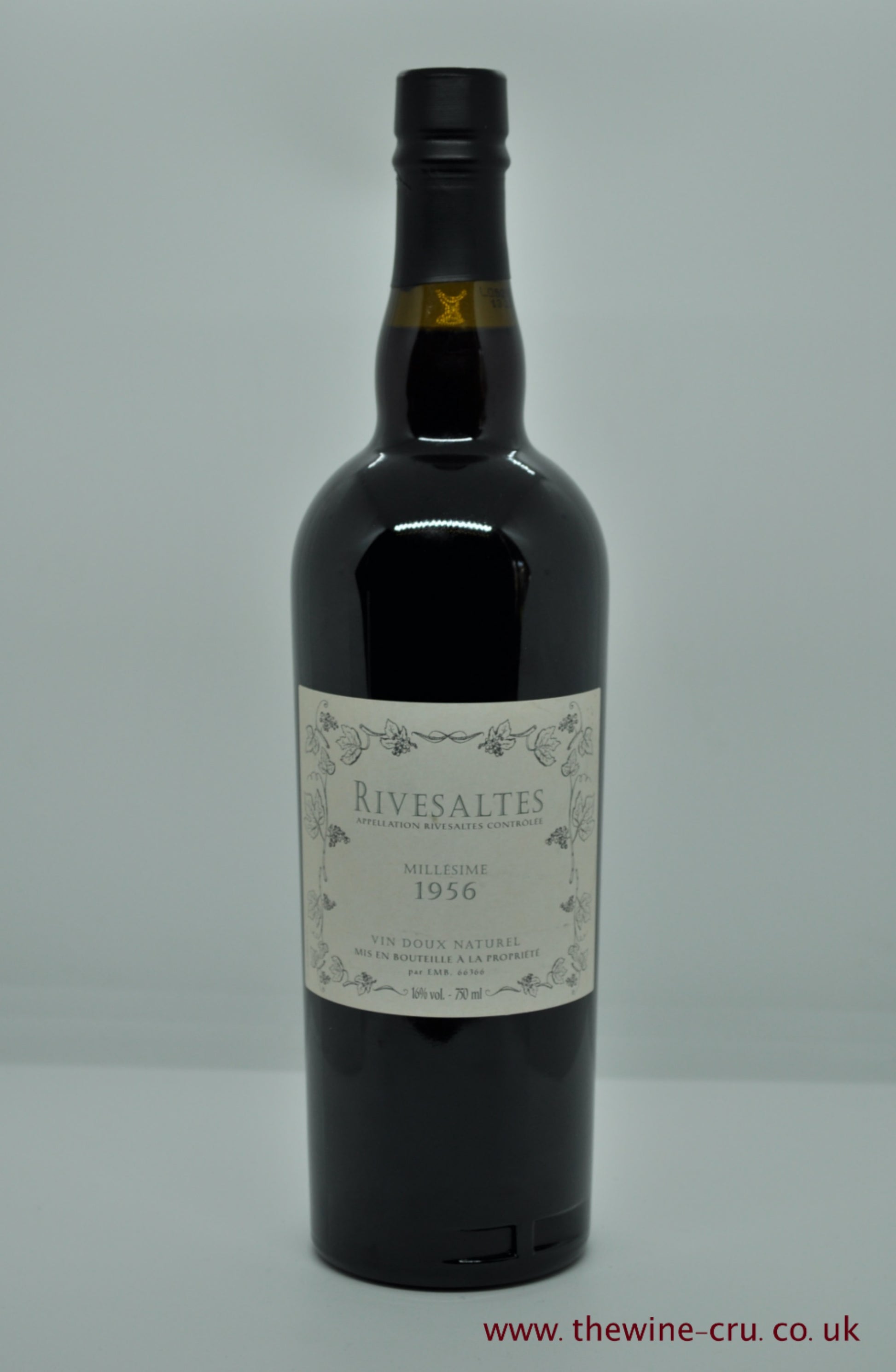 1956 vintage sweet wine. Domaine et Terroirs du Sud Rivesaltes 1956. France. Immediate delivery. Free local delivery. Gift wrapping available.